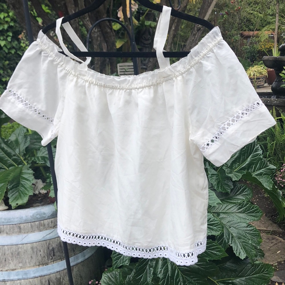 Ella Moss off the shoulder cream blouse L